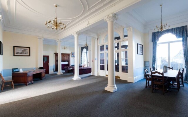 Admirals Harbour View 2-bed Apartment in Harwich