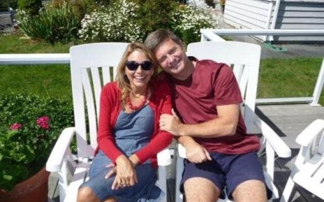 Sea Mist Waterfront Inn