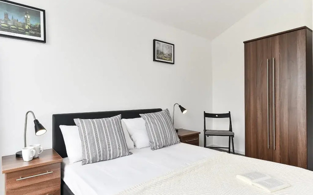 London Bridge Apartment