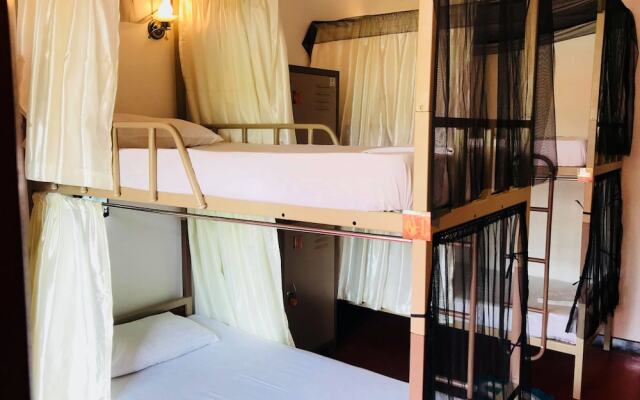 Space Garden Hostel Mirissa - Adults Only