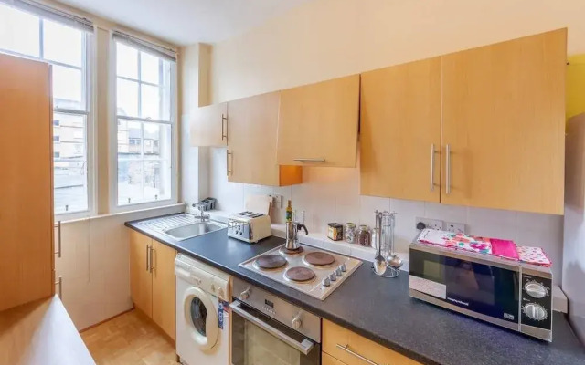 Cozy Apartment near The Meadows