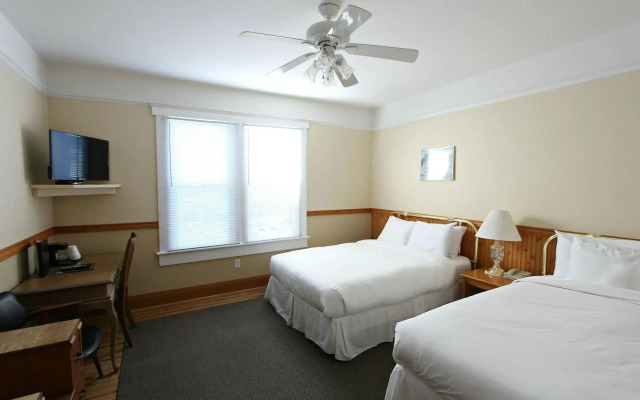 Royal Hotel