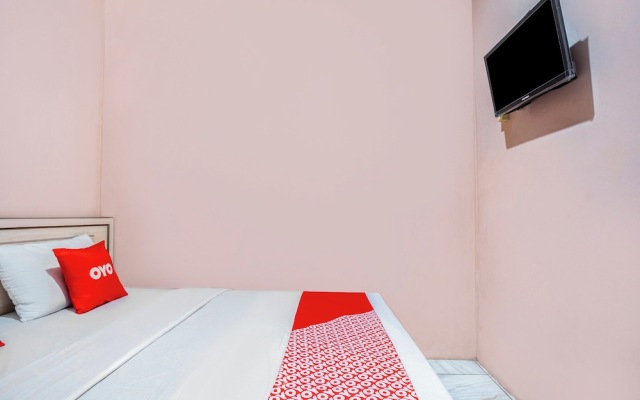 SPOT ON 2974 Penginapan Roma 88