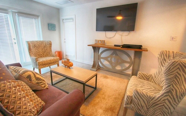 3 Palms Retreat by RedAwning