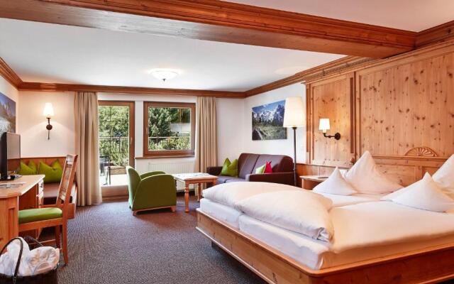 Hotel Berghof Crystal Spa & Sports