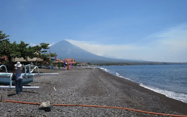 Amed Beach Resort