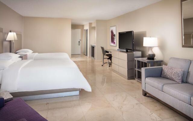 DoubleTree by Hilton Grand Hotel Biscayne Bay