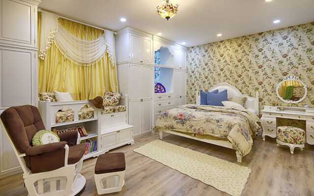 1BR Victorian Apartment River View D7