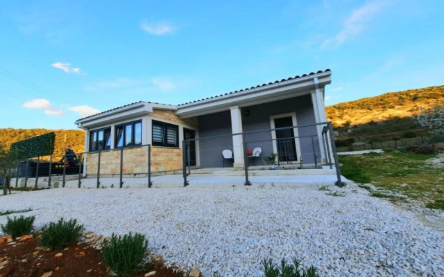 Toni - Modern - H