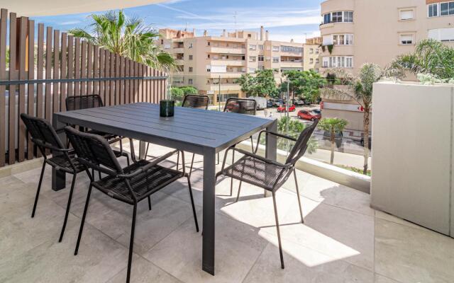 INF32L- Modern city apartment, families only