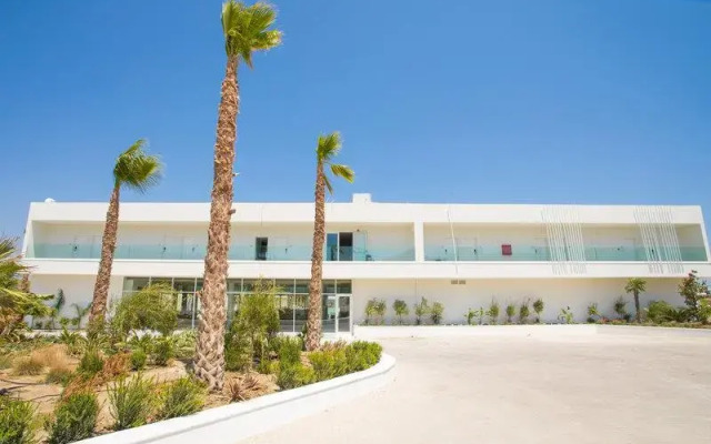 White Dreams Resort