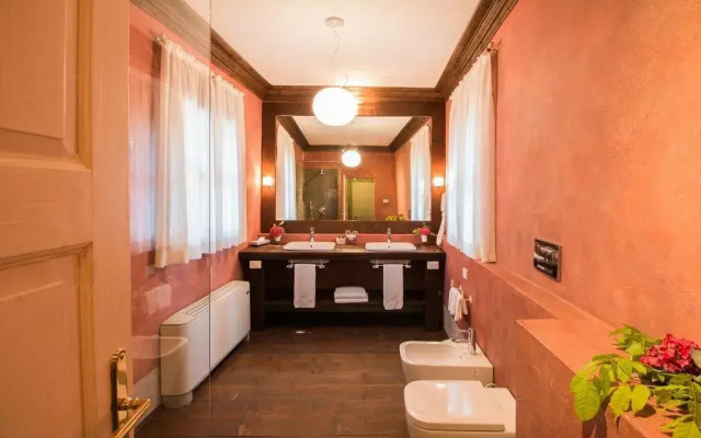 Palazzo Castiglioni Luxury Suites