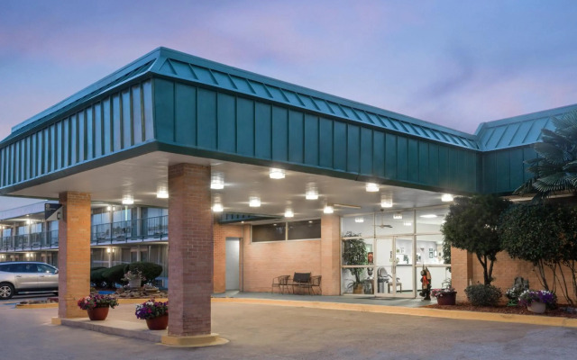 Super 8 By Wyndham Hope