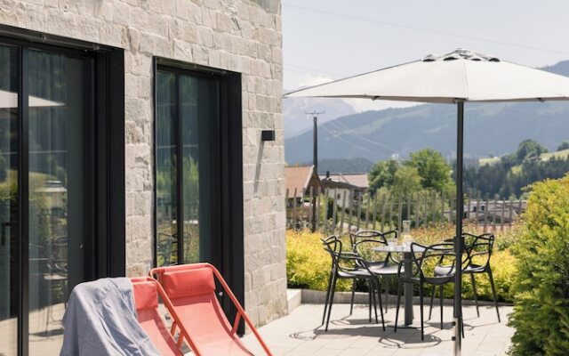 EAST GOING TRIPLE A Apartments