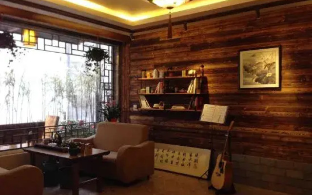 YIhe Lianhua Yanying Hotel