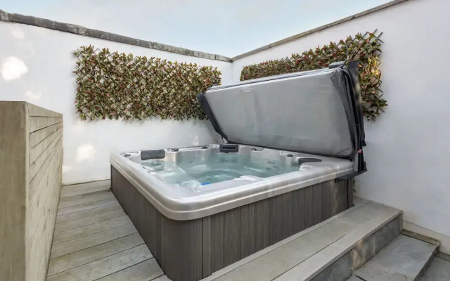 Host Stay Chatsworth Townhouse I