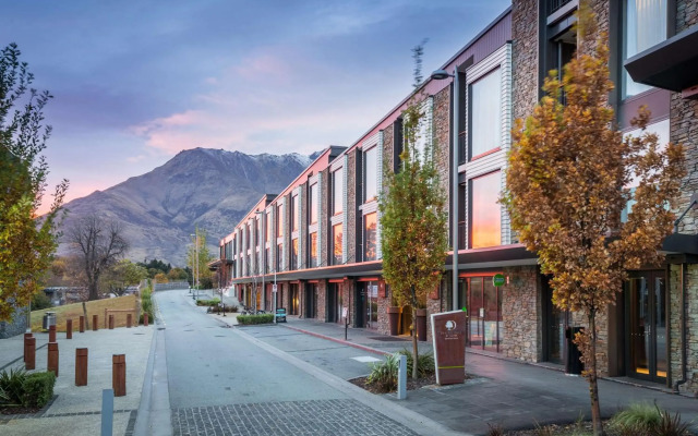DoubleTree by Hilton Queenstown