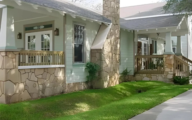 Anchor Inn NSB Bed & Breakfast