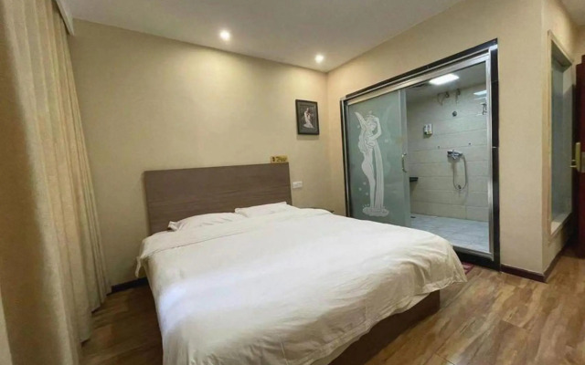 Qinghuaci Hotel