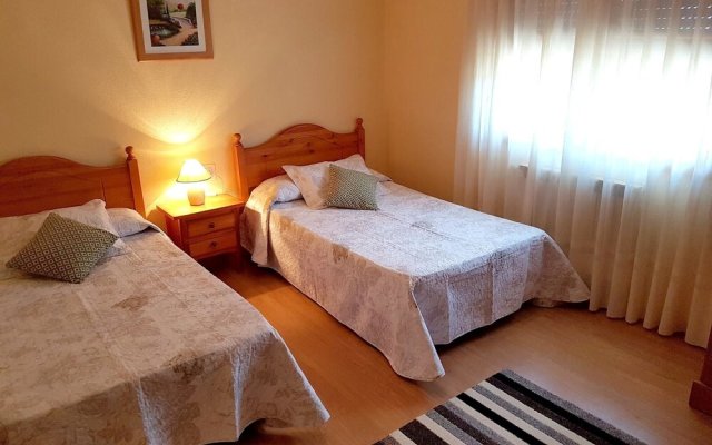 House With 3 Bedrooms in Avín, With Furnished Terrace and Wifi