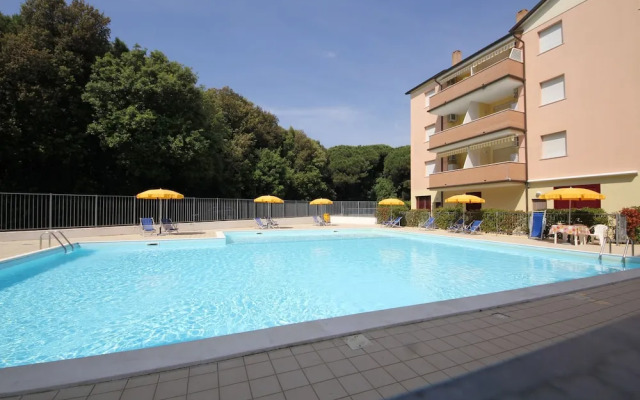 Lovely 3 Room Flat in Rosolina With Shared Pool