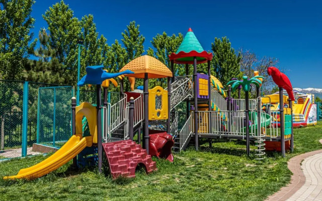 Mountain Resort Complex Layner