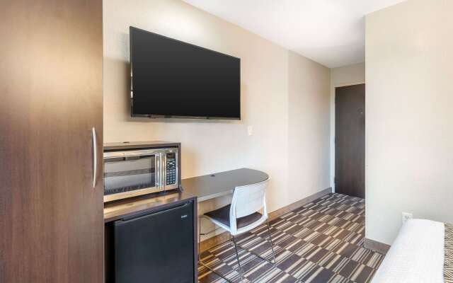 Microtel Inn & Suites by Wyndham Brooksville