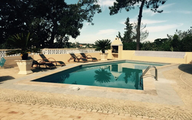 Villacasatulipa-sleeps4-garden-pool-bbq-ac