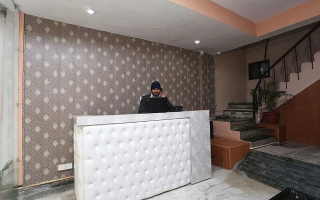Oyo 26930 Suraj Legacy
