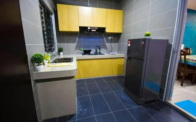 275 Sitiawan Homestay