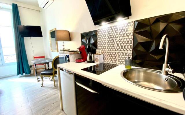 Apartment Center-2 Steps From SEA-Kitchen-Wifi-Air conditioning