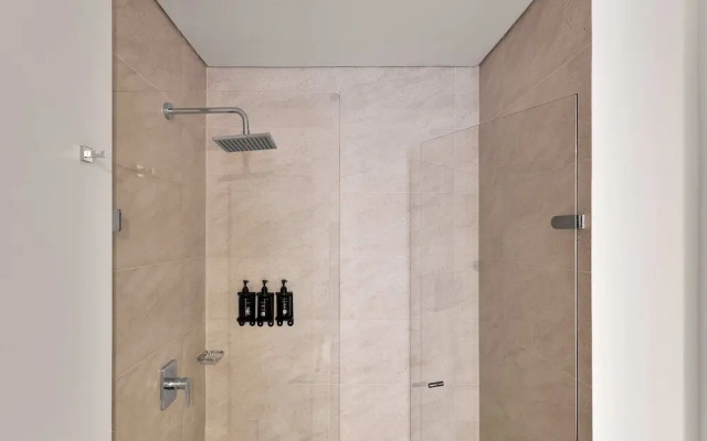 w Prestigious 1BR w Balcony in Usaquen