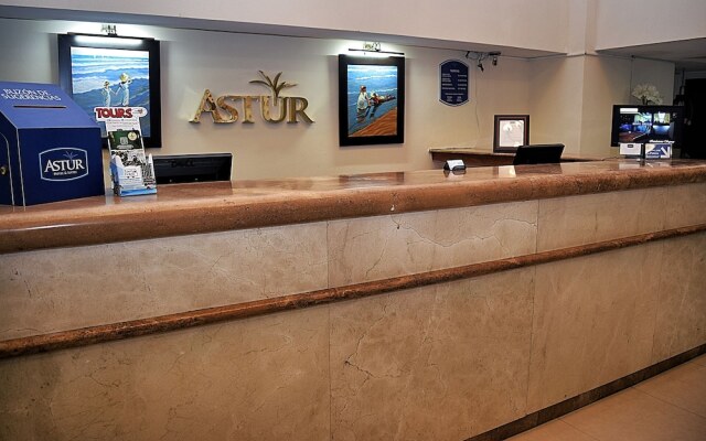 Astur Hotel y Suites