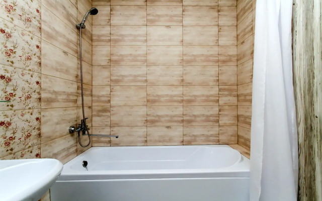 iHome (Айхоум) на улице Сакко и Ванцетти