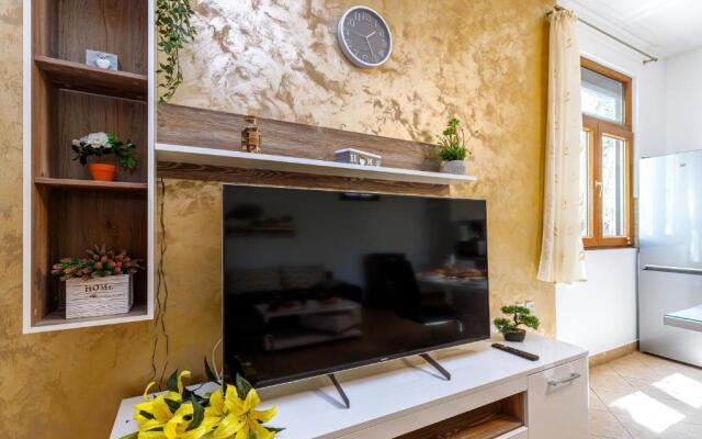 Apartments Kiki 150 METERS TO THE BEACH