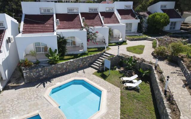 Club Lapethos Bungalow