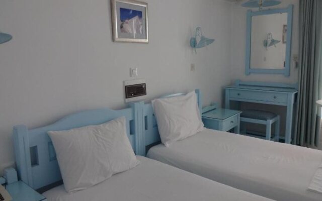 Remezzo Hotel & Studios