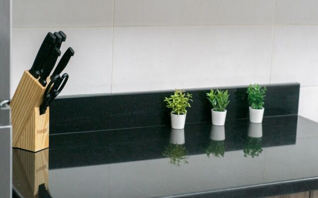 Vibrant 2BR By Burj Khalifa Gym/pool by Belvilla