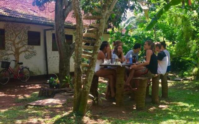 Unawatuna Hideaway Hostel