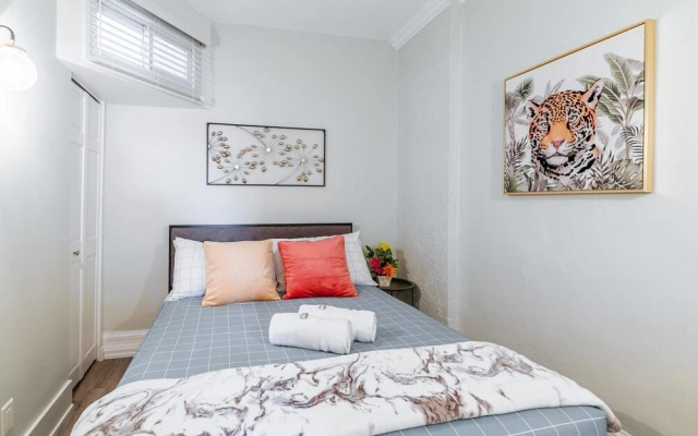 Upscale 2BR With King Bed-prime Location