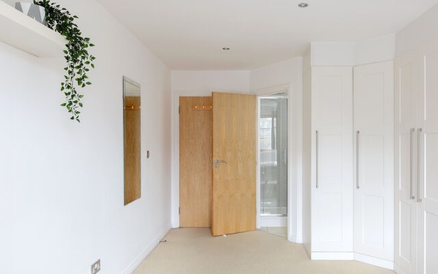 Serenity Apartment Whitechapel