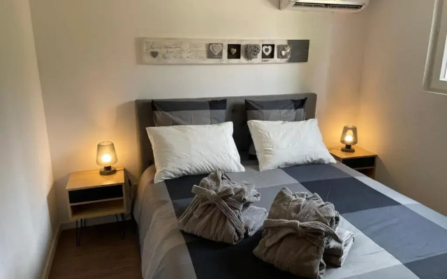 VILLA PERLA SAINT-TROPEZ CAVALAIRE-SUR-MER, 3-5 chambres, vue mer, piscine chauffée