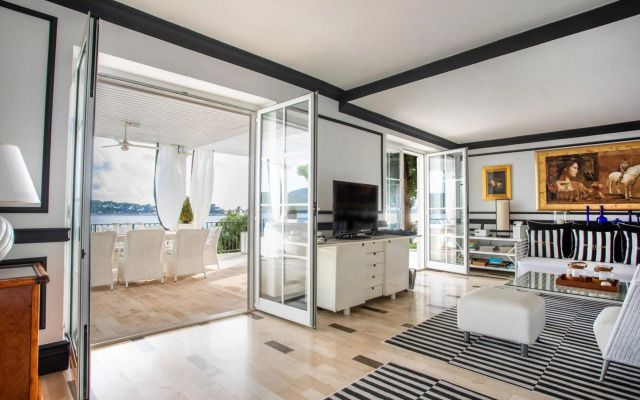 Villa Mey's Place On The Beach