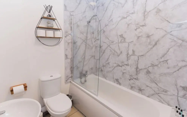 City Centre Spacious Apartment - Birmingham
