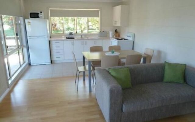 Emerald Apartment