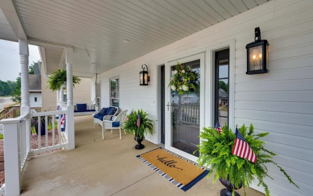 Game Room + Patio: 'bremer House Waverly Rental'