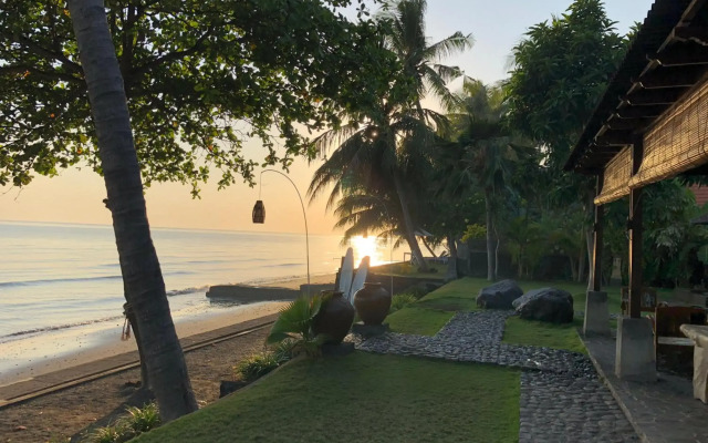 Air Sanih Beach Villa