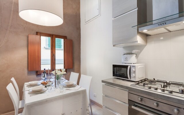 Uffizi-Ponte Vecchio Apartment