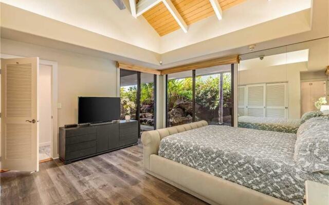 Waterfall House 4 Bedrooms 3.5 Bathrooms Condo