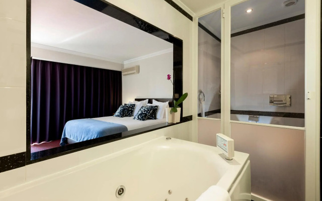 Carcavelos Beach Hotel